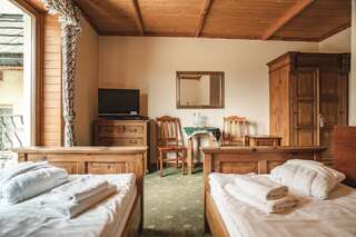 Курортные отели Biały Dunajec Regionalny Resort & Spa Бялы-Дунаец Классический двухместный номер с 1 кроватью или 2 отдельными кроватями и балконом-2